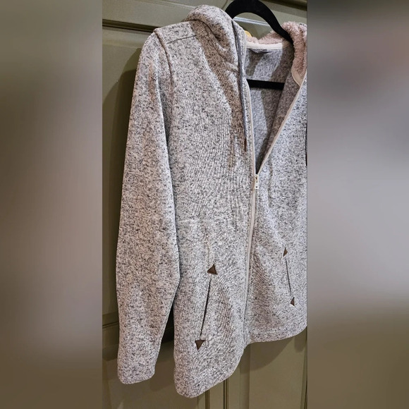 C - Eddie Bauer zip up jacket with fleece lining and sherpa hood - Picture 4 of 7